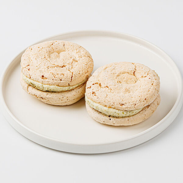 Меренга французская с тыквенными семечками и вишней 120 г