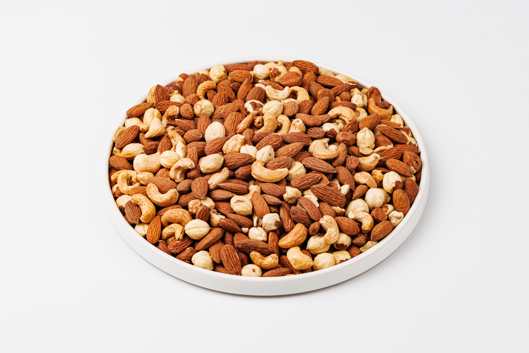 

Смесь жареных орехов миндаль, фундук, кешью, 500 г