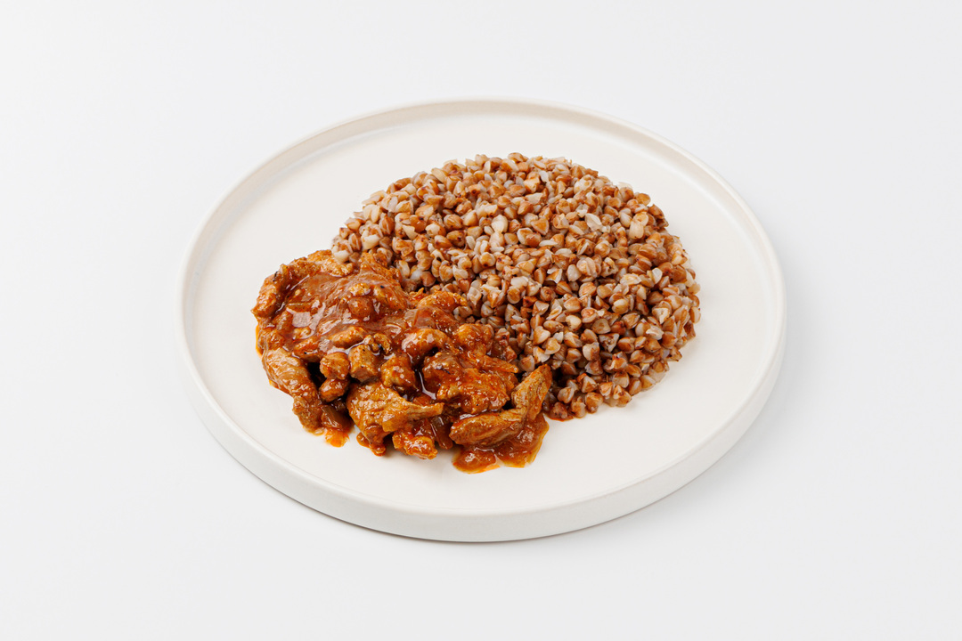 

Поджарка из свиной вырезки с гречкой ВкусВилл 230 г