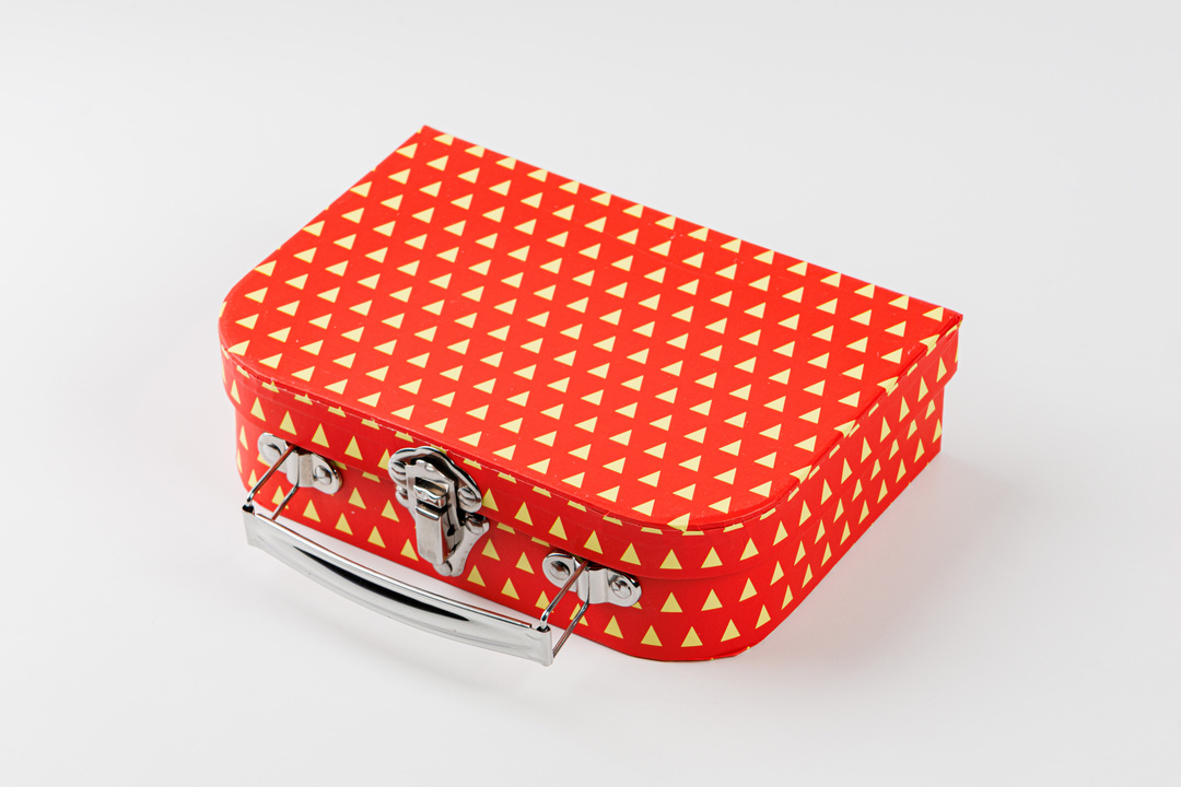 

Чемоданчик с развлечениями Новогодние поделки