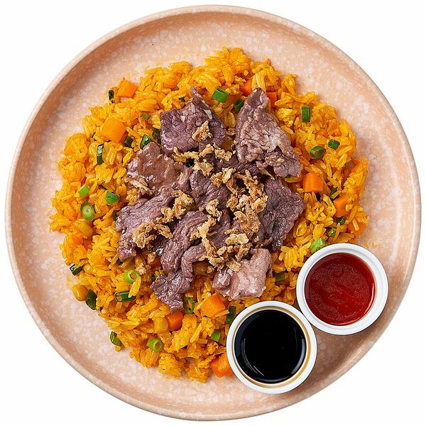 Рис жареный с говядиной соевым соусом и шрирачей Шеф Перекрёсток, 250 г