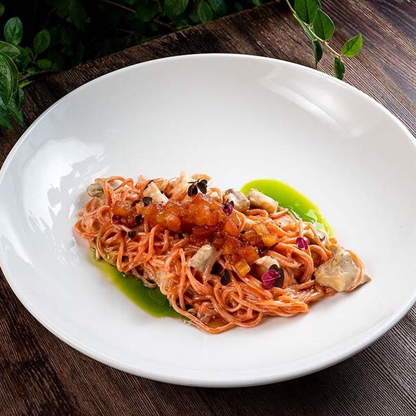 Домашняя паста с черноморским рапаном и креветками