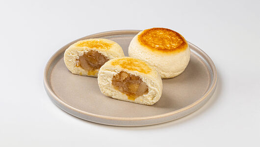 Сырники творожные с яблочной начинкой