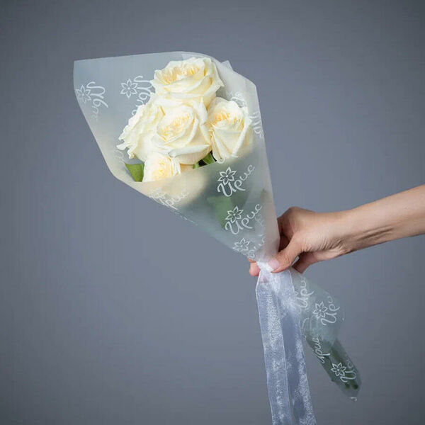 Монобукет 5 пионовидных Роз Candlelight в упаковке