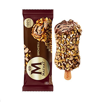 Мороженое Магнат Брюнетка сливочное с шоколадным топингом, грецким орехом, кешью и кукурузными хлопьями, эскимо, 74г