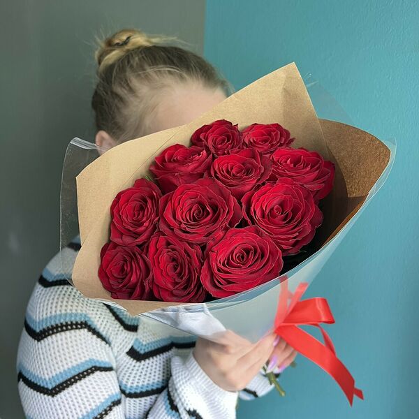 11 красных роз классика