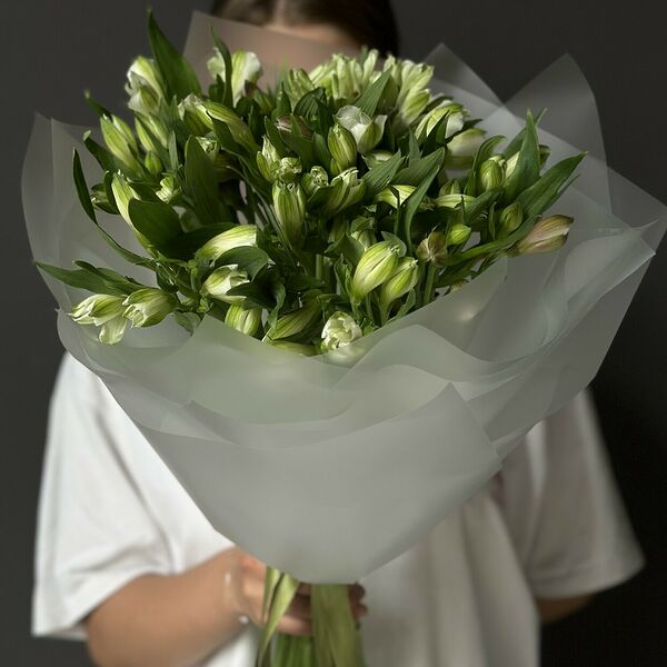 Букет из альстромерии