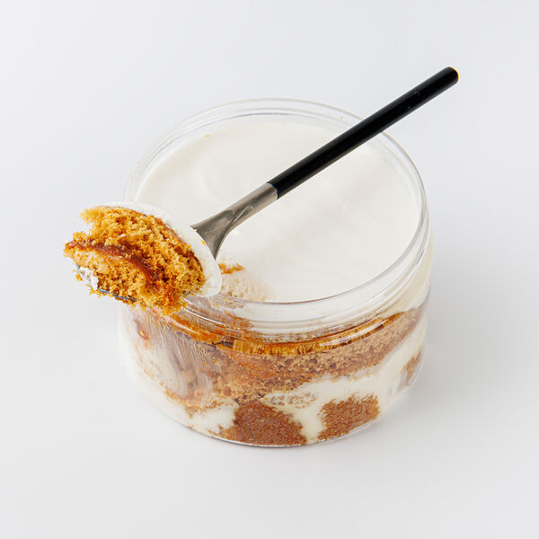 Медовый бисквит с йогуртовым кремом и соленой карамелью, кафе, 150г