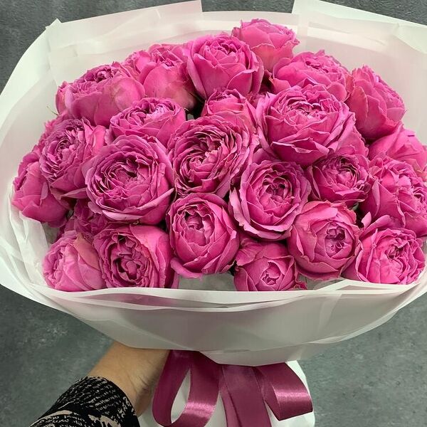 Нежность пионовидных роз Мисти Баблз