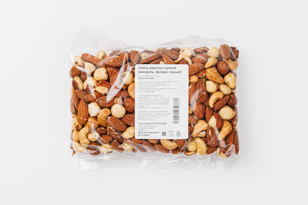 

Смесь жареных орехов миндаль, фундук, кешью, 300 г