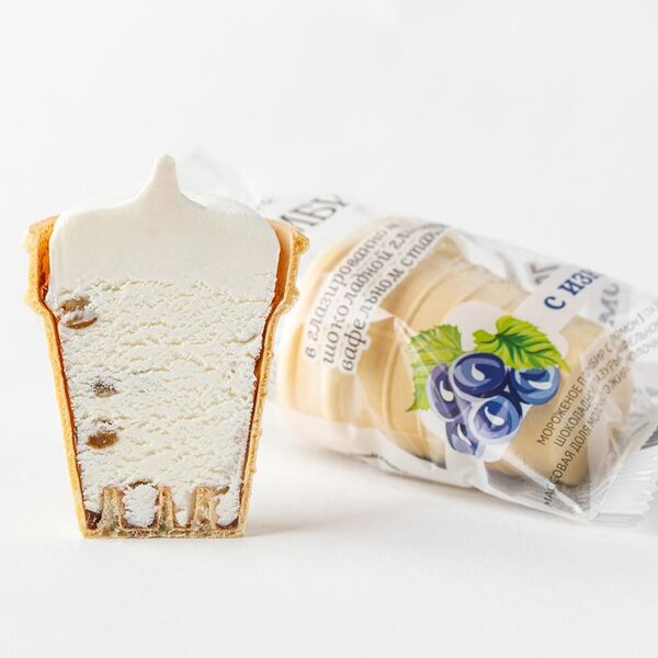 Мороженое пломбир ВкусВилл с изюмом в вафельном стаканчике 70 г