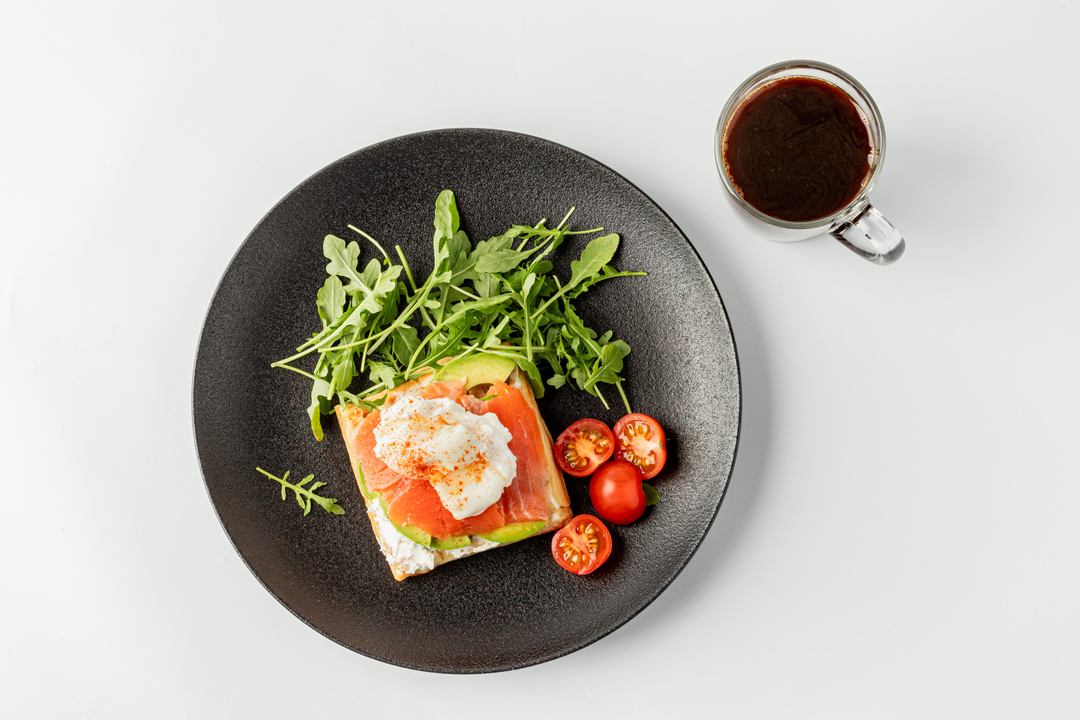 

Комбо: Вафля с лососем и яйцом пашот + Кофе американо 595 г