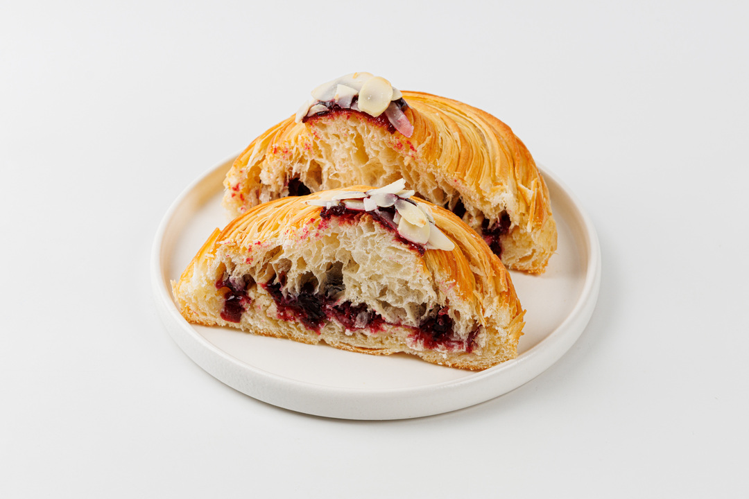 

Улитка миндальная с чёрной смородиной Пекарня 130 г