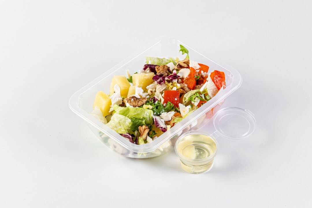 

Салат с запечённой хурмой, ананасами и сыром фета 214 г