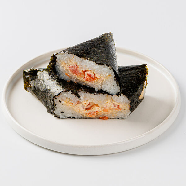 Онигири ВкусВилл с семгой холодного копчения