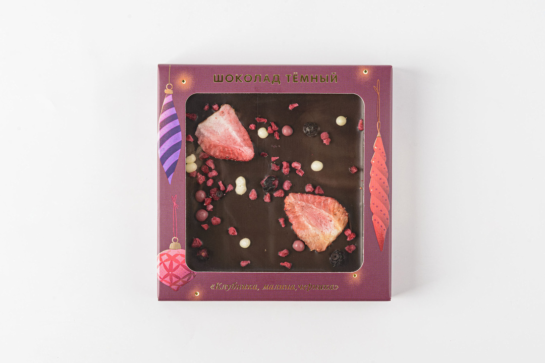 

Шоколад темный клубника малина черника 60 г