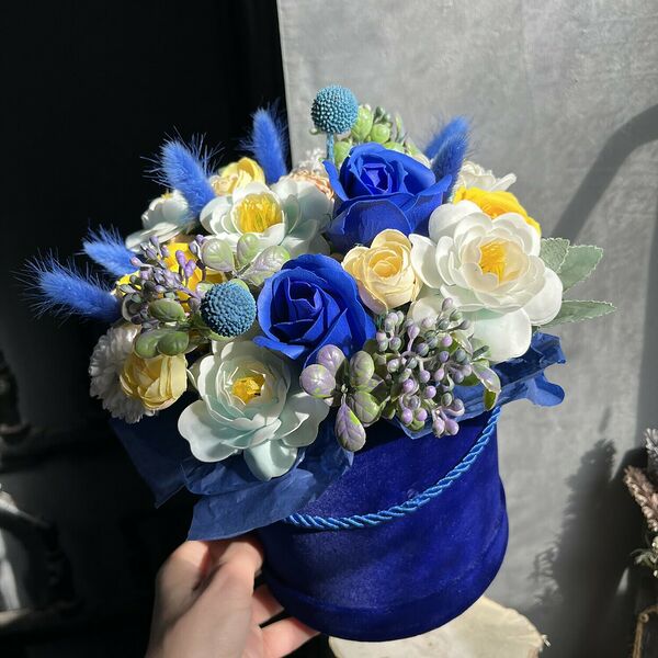 Композиция из мыльных цветов «Страсть»