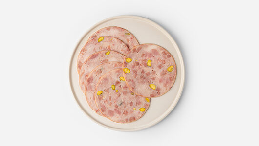 Ветчина из индейки с говяжьим языком и фисташками