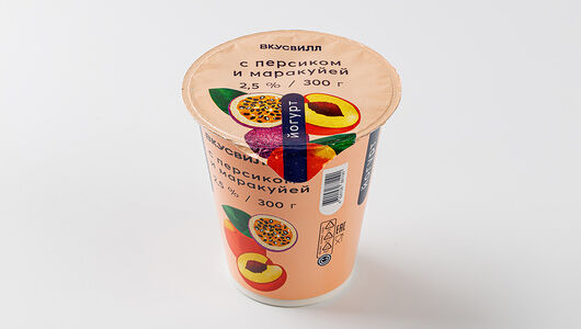 Йогурт с персиком и маракуйей 2.5%