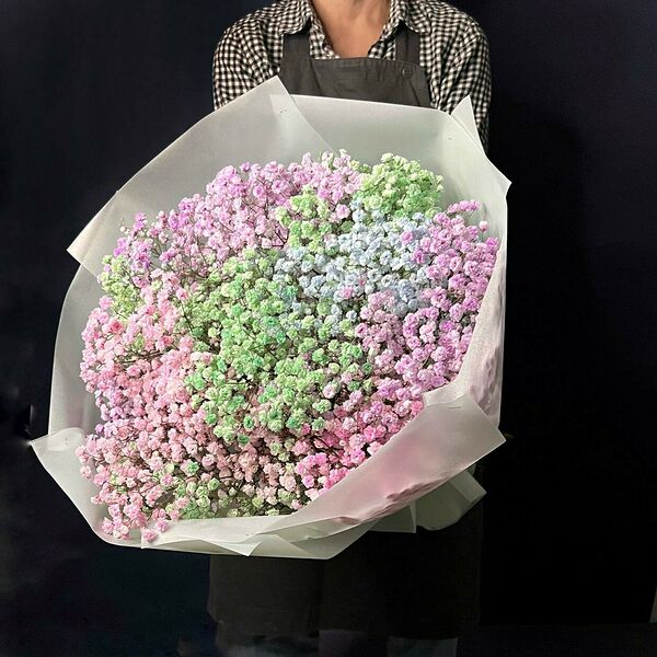 Стойкий букет из гипсофилы