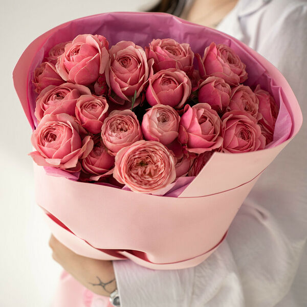 Пионовидные кустовые розы Сильва пинк