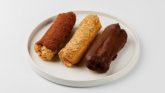 Ассорти эклеров 