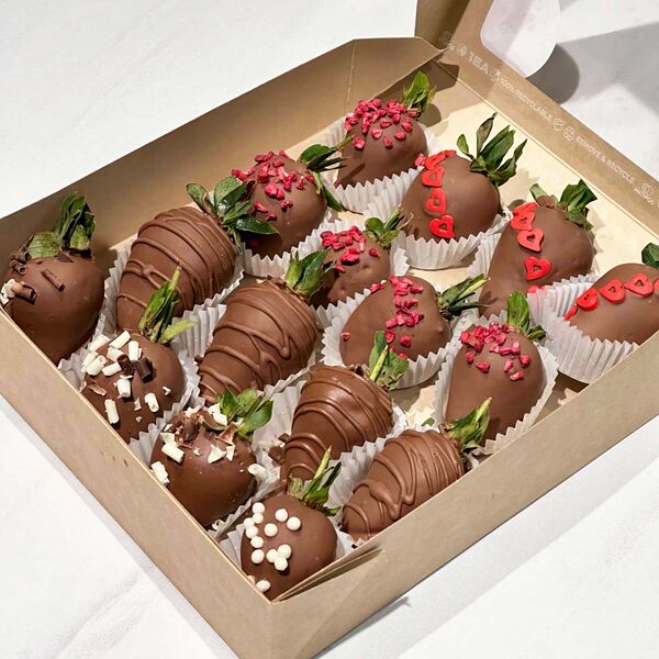 Клубника в бельгийском молочном шоколаде (набор средний)