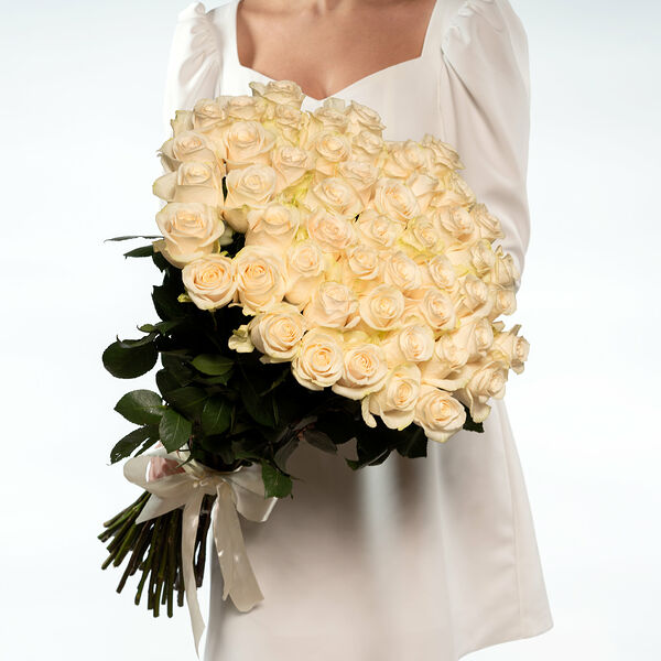 51 белая роза 60-70см