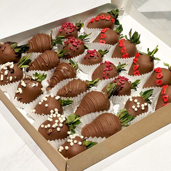 Клубника в бельгийском молочном шоколаде (набор большой)