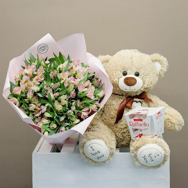Набор №17: Букет из 25 альстромерий в розовых тонах с медведем и конфетами