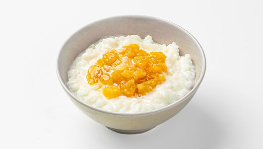 Каша рисовая с манговым топингом