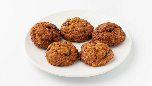 Печенье овсяное с яблоком, изюмом, грецким орехом