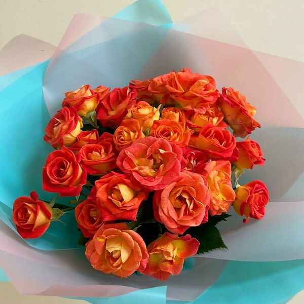 Букет кустовых роз «Оранж»