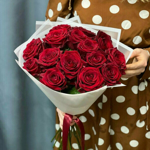 Букет из 15 красных роз «Романтический вечер»