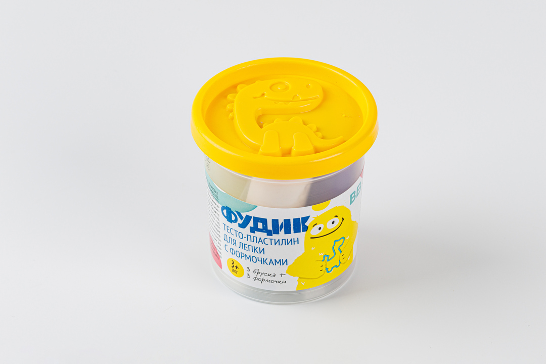 

Тесто-пластилин для лепки с формочками (3 бруска+ 3 формочки)