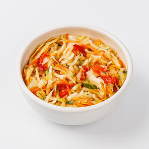 Салат "Витаминный" с лимонной заправкой ВкусВилл, 150г