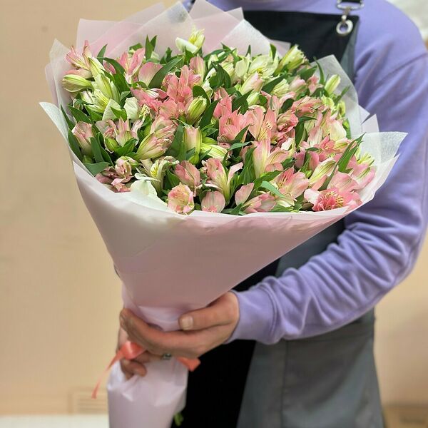 Букет из 19 альстромерия