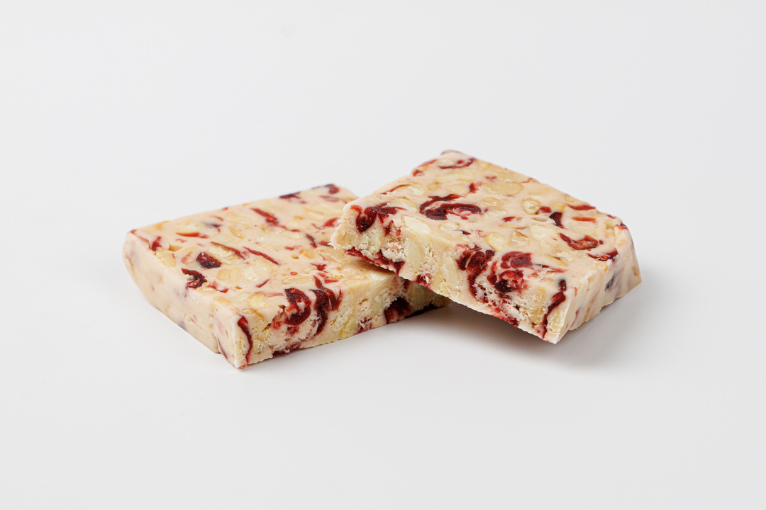 

Туррон Вкусвилл с кешью и клюквой