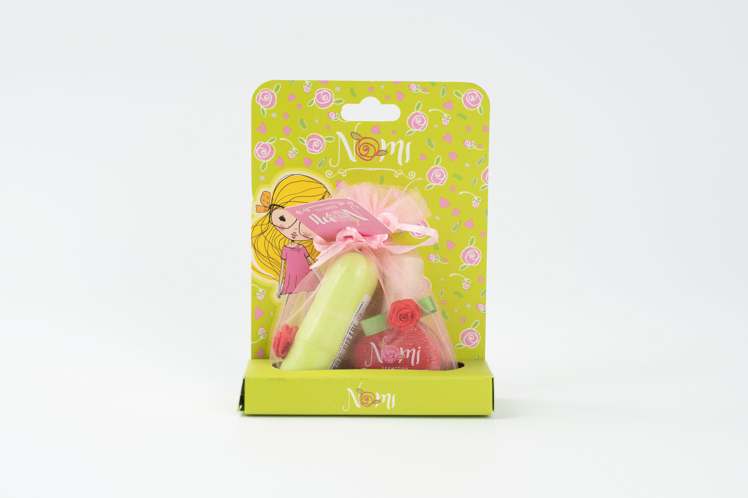 

Набор детской косметики подарочный (лак для ногтей, бальзам для губ)