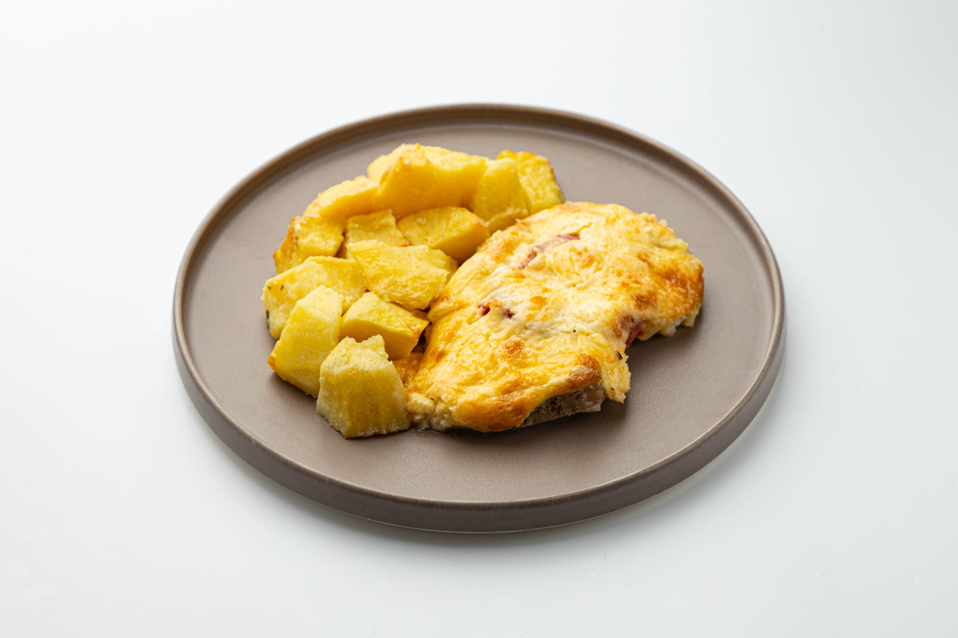 

Мясо по-французски ВкусВилл с печеным картофелем 250 г