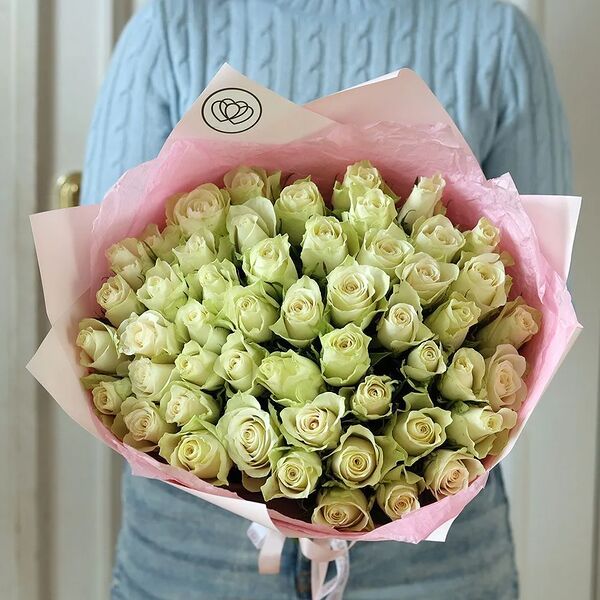 Букет из 51 белой розы 40 см (Кения) с крупным бутоном