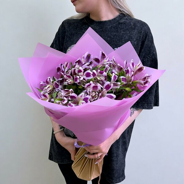 Букет из 15 альстромерий №834