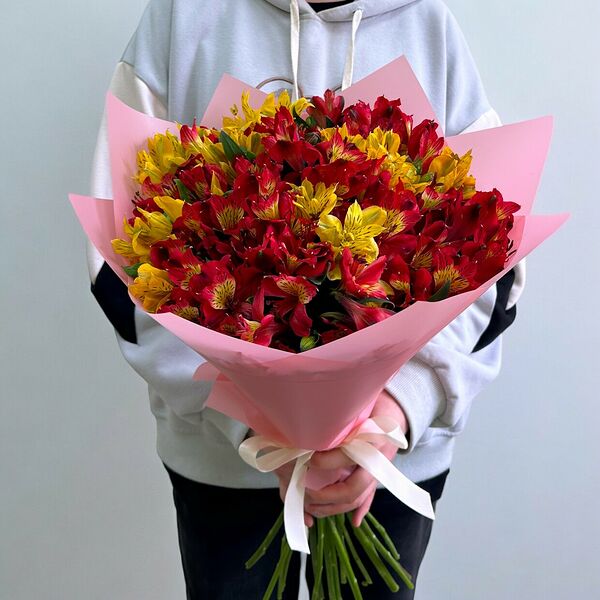 Букет из 19 ярких альстромерий №825