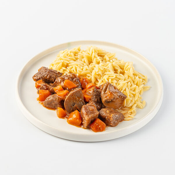 Говядина Бургеньон с макаронами Орзо 