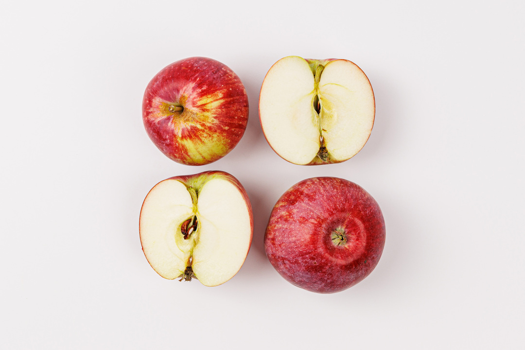 

Яблоко молодое Боровинка 3 шт., 300 г