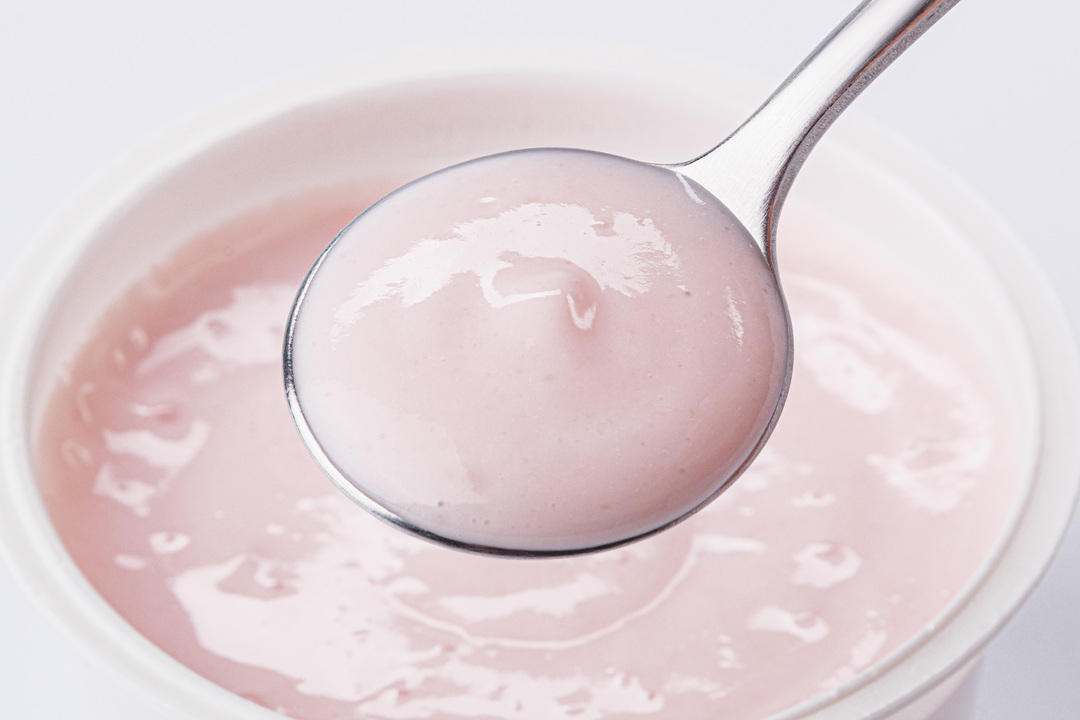 

Биойогурт ВкусВилл из козьего молока с земляникой 3-4.5% 100 г