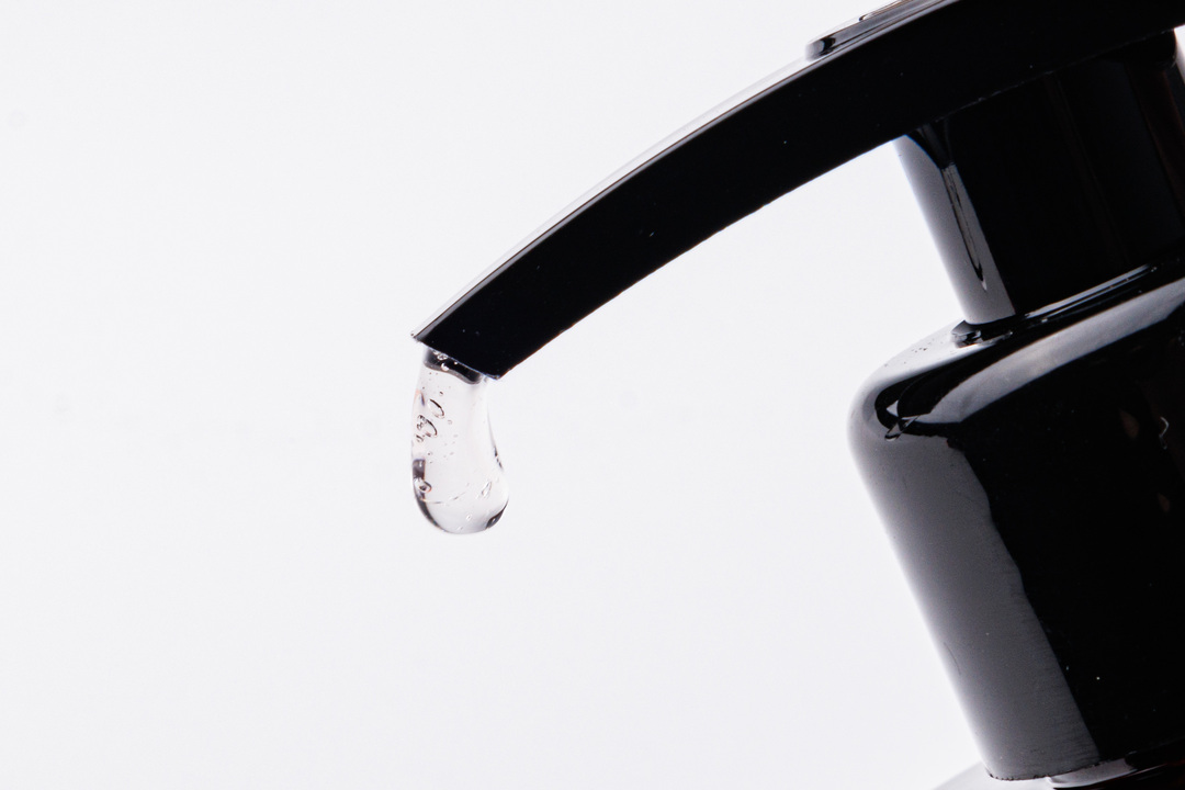 

Гель для душа ВкусВилл Пудровый пион с маслом розы 290 мл