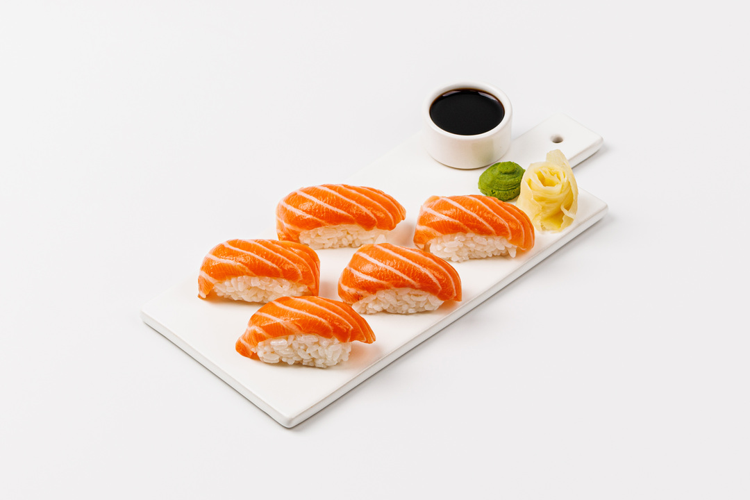 

Суши с лососем 185 г