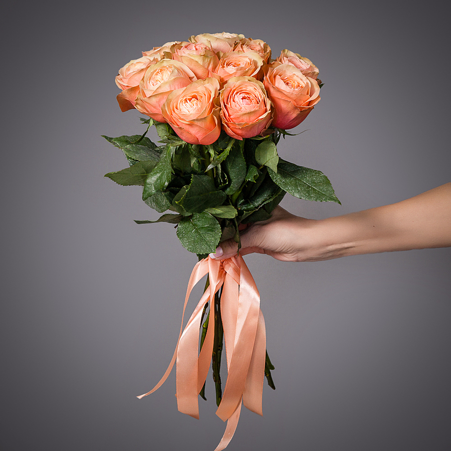 

Монобукет Ирис 11 Роз Kahala под ленту