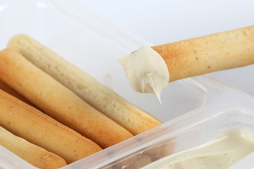 

Крем-сыр Дор Блю с хлебными палочками